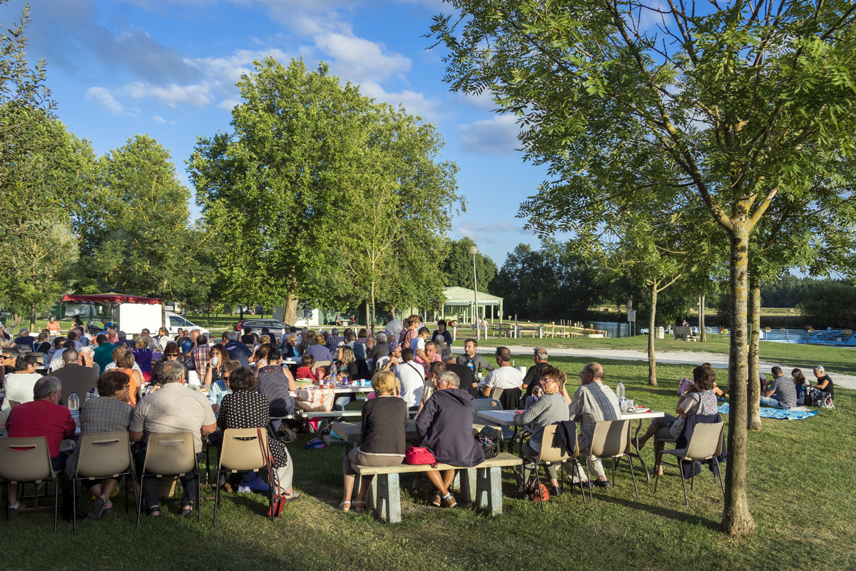 Marché fermier du 20 Juillet 2017 à Chaniers (17)