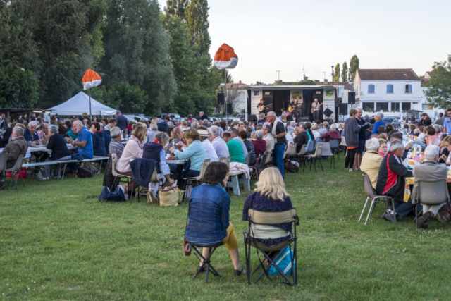 Marché fermier du 20 Juillet 2017 à Chaniers (17)