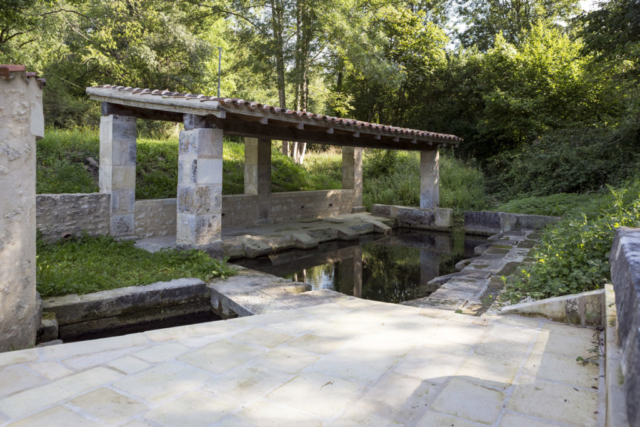 Lavoir à Chaniers (17)