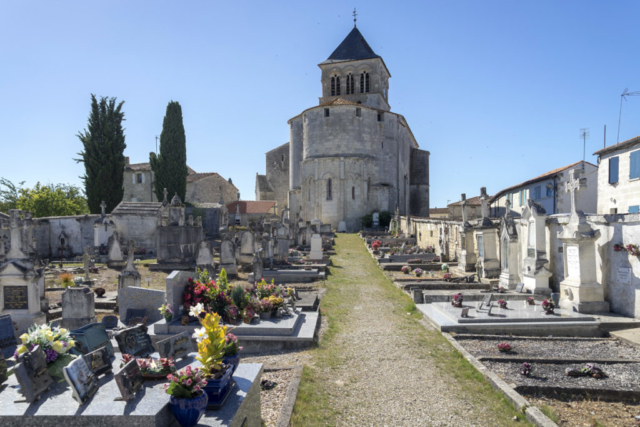 Cimetière de Chaniers (17)