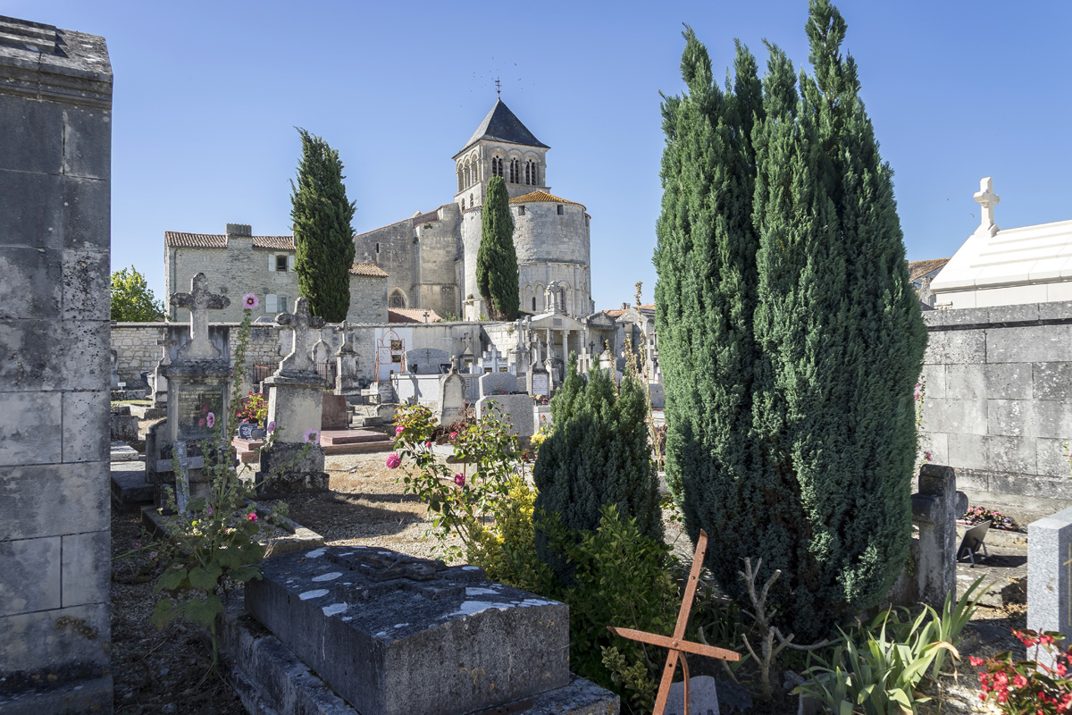 Cimetière de Chaniers (17)