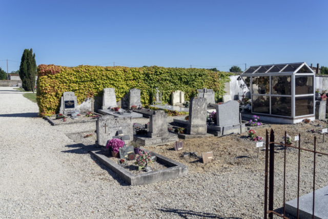 Cimetière de Chaniers (17)